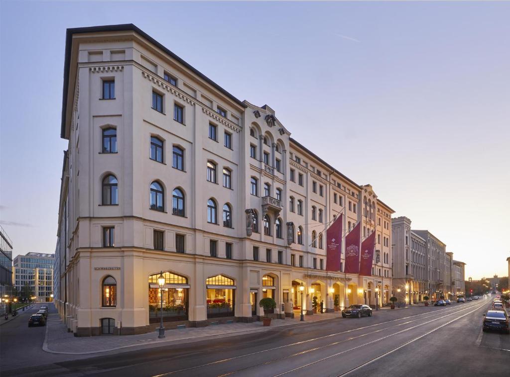 Hotel Vier Jahreszeiten Kempinski München, München, Maximilianstraße — city hotel, 1858