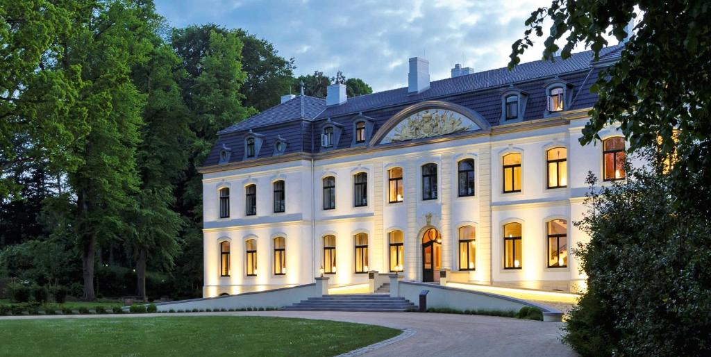Weissenhaus Grand Village Resort & Spa, Wangels, Ostsee — estate village, 18th century